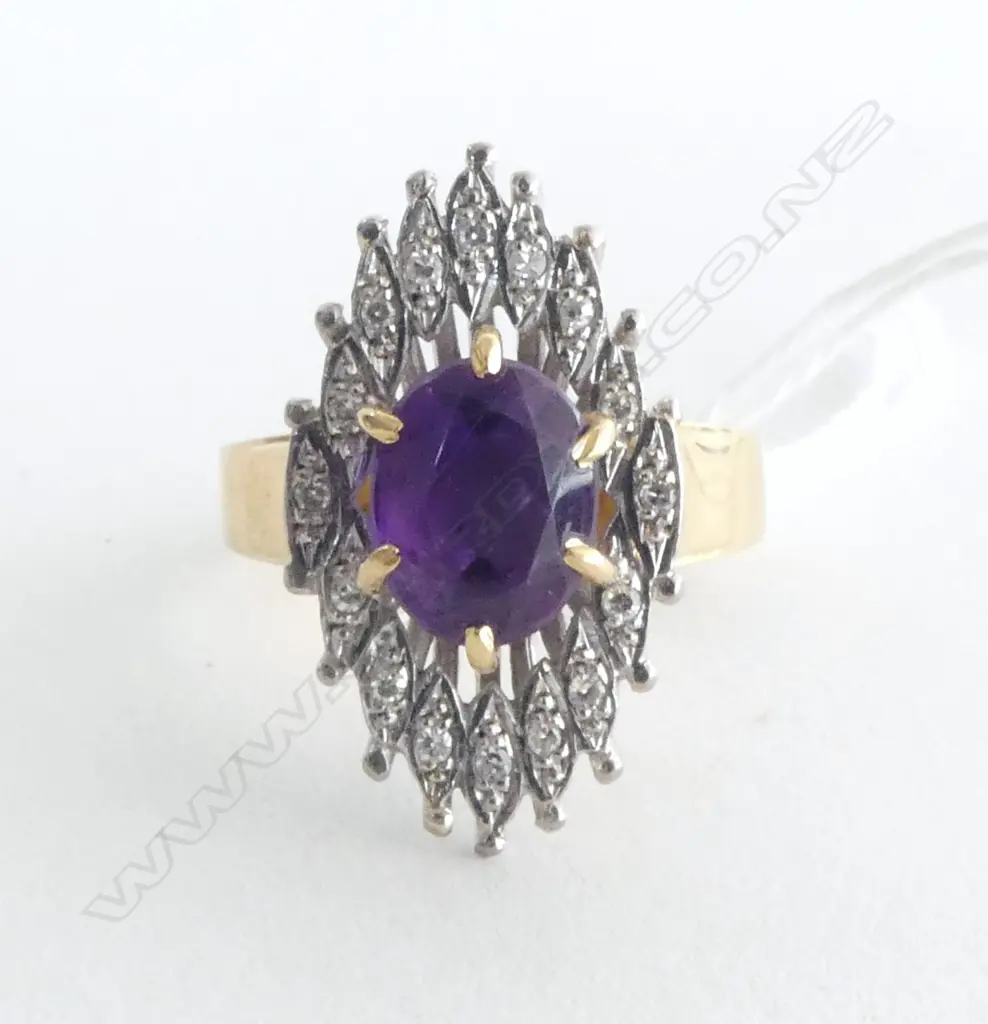 18CT GOLD RING 9.8grms set with AMETHYST & DIAMOND CLUSTER (SIZE Q?) Image 1++