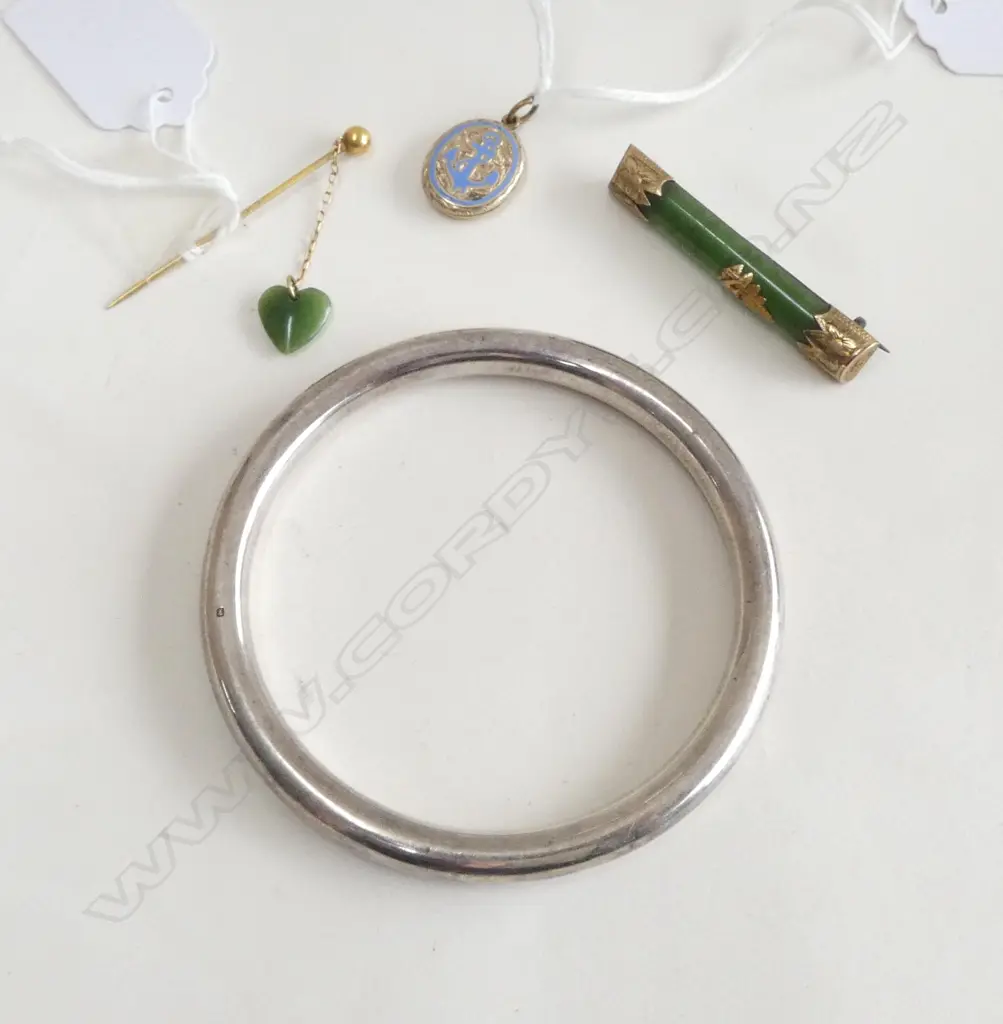 ASST. EARLY 20THC PCS; 9ct COLONIAL BAR BROOCH, PIN w ATTACHED HEART, ANCHOR LOCKET, HOLLOW SILVER BANGLE stamped 1912 Image 1++