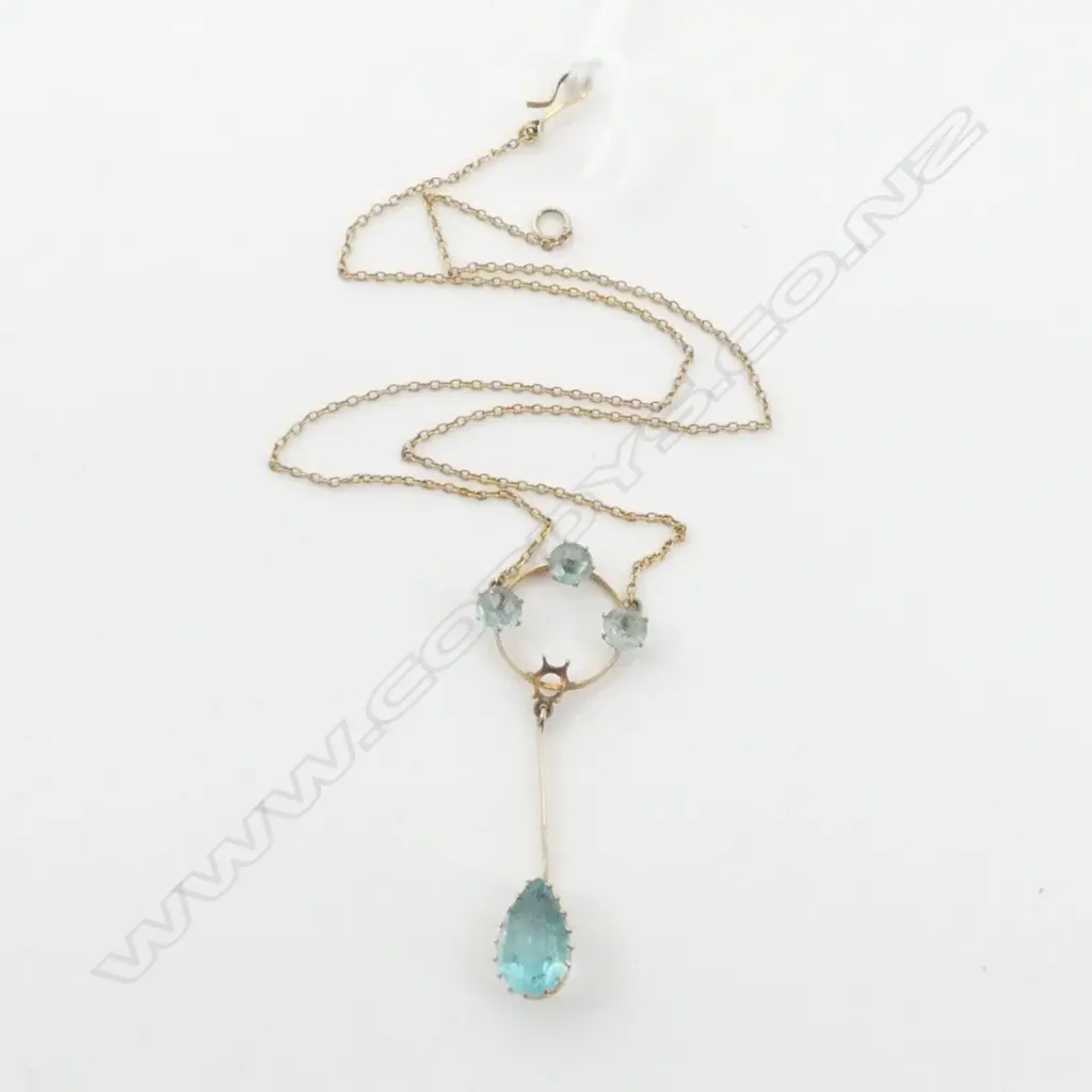 9ct? EDWARDIAN AQUAMARINE? PENDANT on FINE CHAIN (1 stone missing) 2.6gm Image 1++