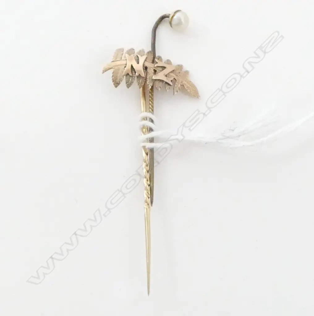 2 9ct STICK PINS 2.6gm Image 1++
