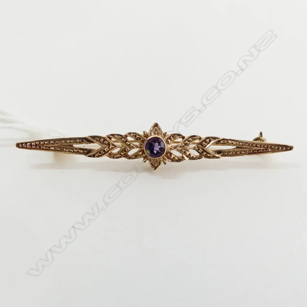 18CT (TESTS AS) BAR BROOCH, 3.1grms Image 1++