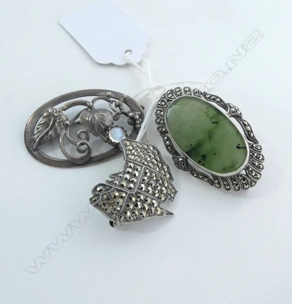 3 STG SILVER BROOCHES Image 1++