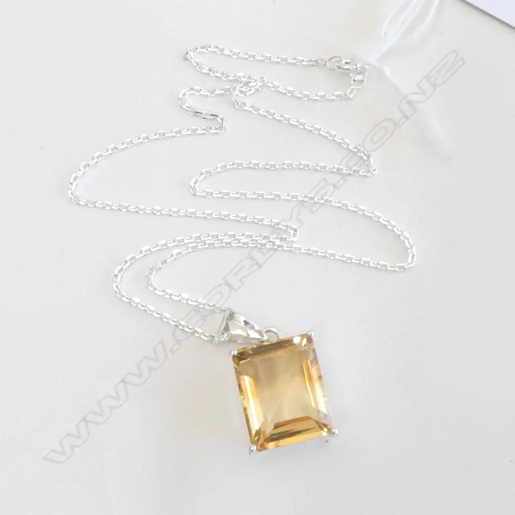 SILVER SET CITRINE PENDANT (L.15mm) on SILVER CHAIN L.440mm Image 1++