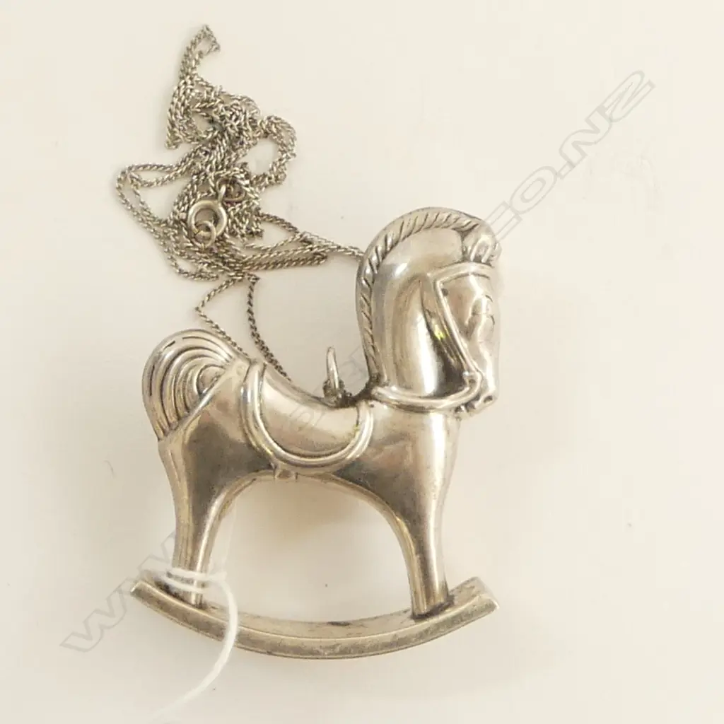 S/SILVER ROCKING HORSE PENDANT MAKER RM TRUSH 33G Image 1++