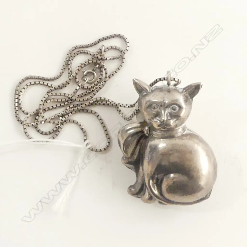S/SILVER CAT PENDANT ON S/SILVER CHAIN 29G Image 1++