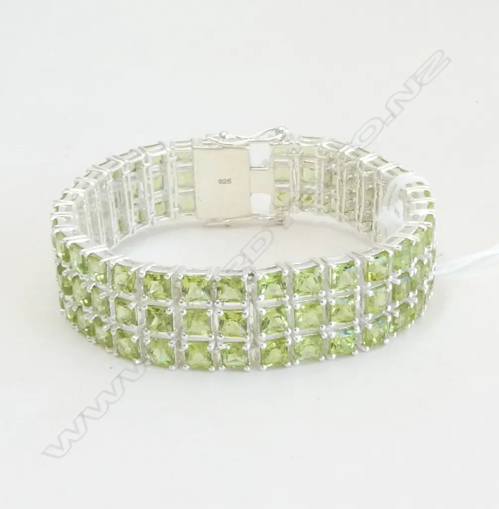 SILVER & MULTI SET PERIDOT BRACELET. W.15mm L.170mm Image 1++