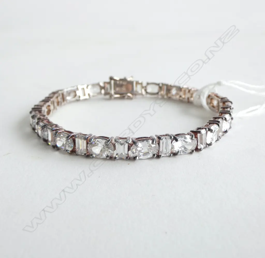  SILVER & CZ TENNIS BRACELET, L.195mm Image 1++