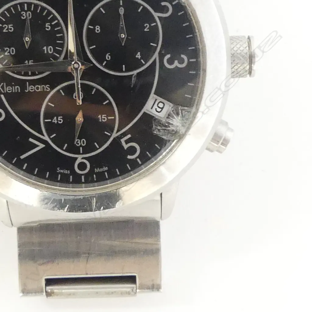CALVIN KLEIN JEANS GENT'S WRISTWATCH: Damaged glass Image 1++