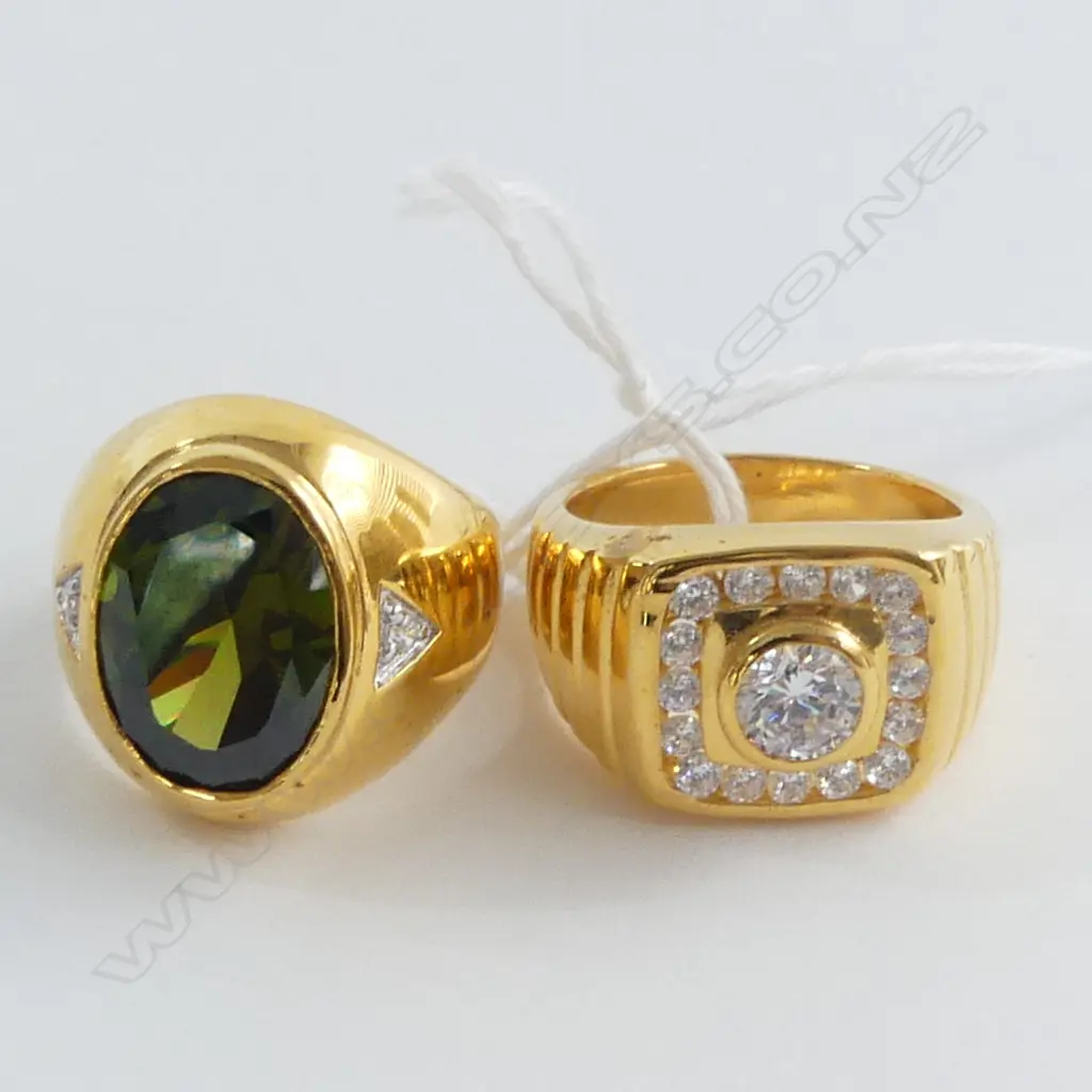 TWO LG COSTUME DRESS RINGS w  FACET CUT GRN STONE & CZ Image 1++