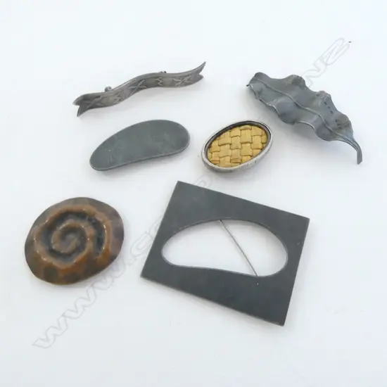 6  BROOCHES by NZ ARTIST DR ARETA WILKENSON