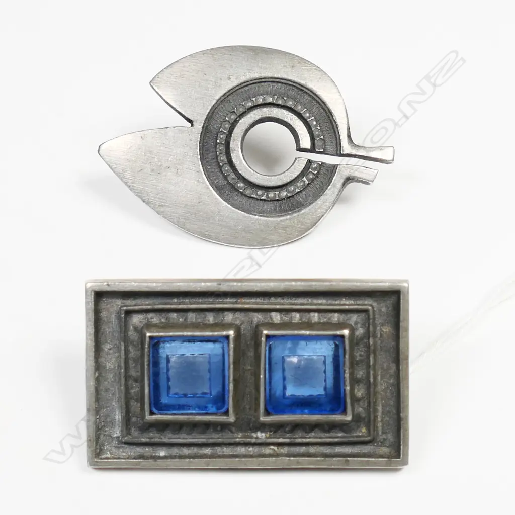 2 SIGNED SWEDISH RETRO BROOCHES BY R TENNESMED & R TENN Image 1++