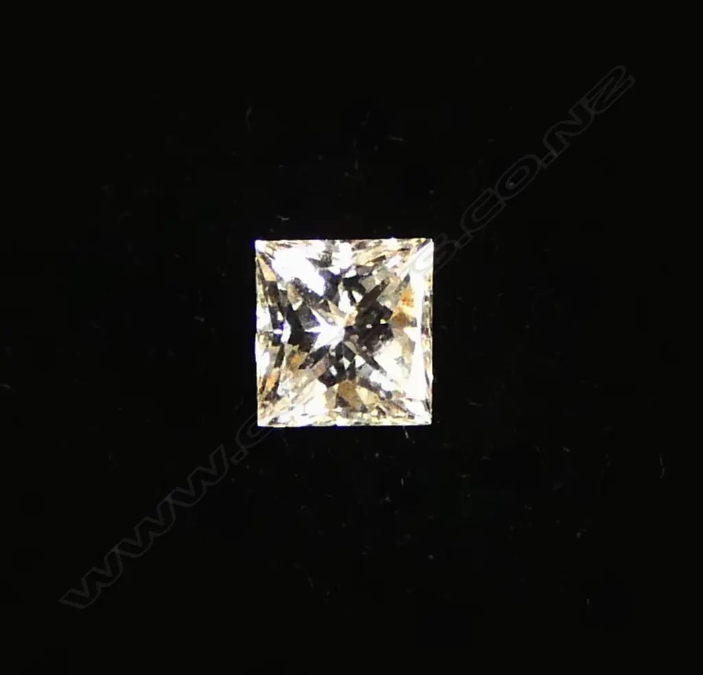 0.186CT UNSET PRINCESS CUT DIAMOND Image 1++