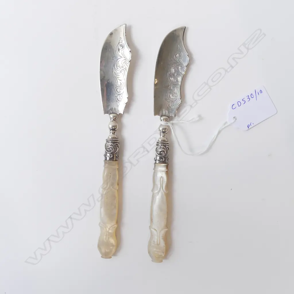 PR VICTORIAN STG SILVER & MOP BUTTER KNIVES BIRMINGHAM 1854, L.185MM Image 1++