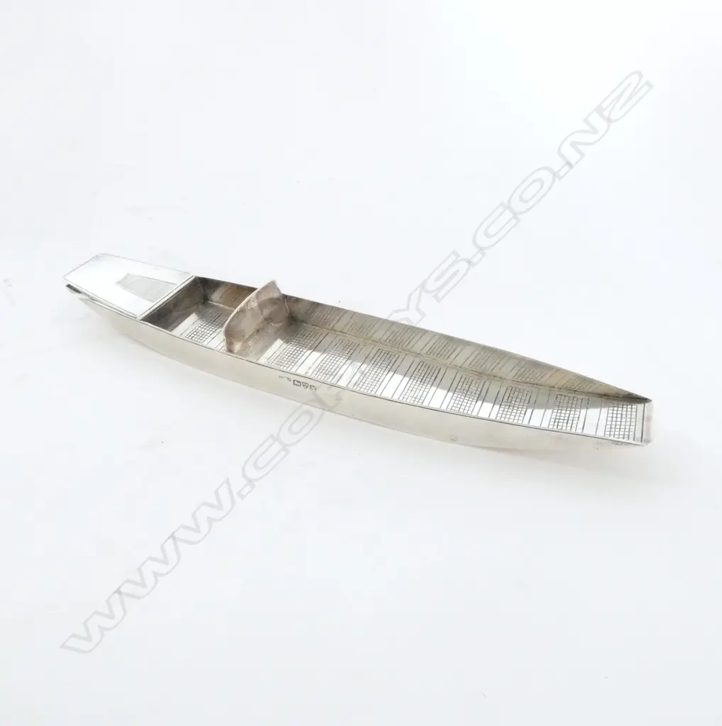 SILVER NOVELTY CANOE w opening end, Stokes & Ireland Ltd CHESTER 1908, L.230mm 87gm Image 1++