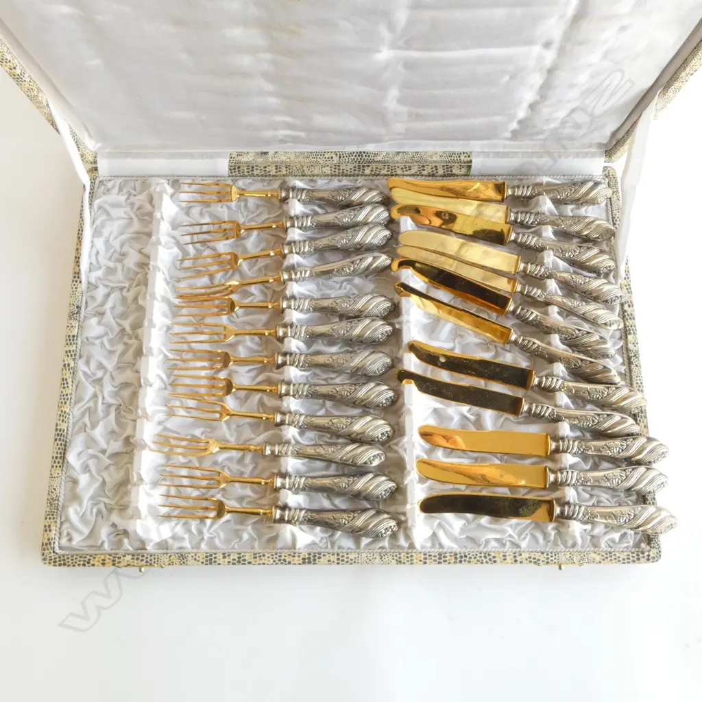 SILVER? 24 PCE CUTLERY SET, CASED Image 1++
