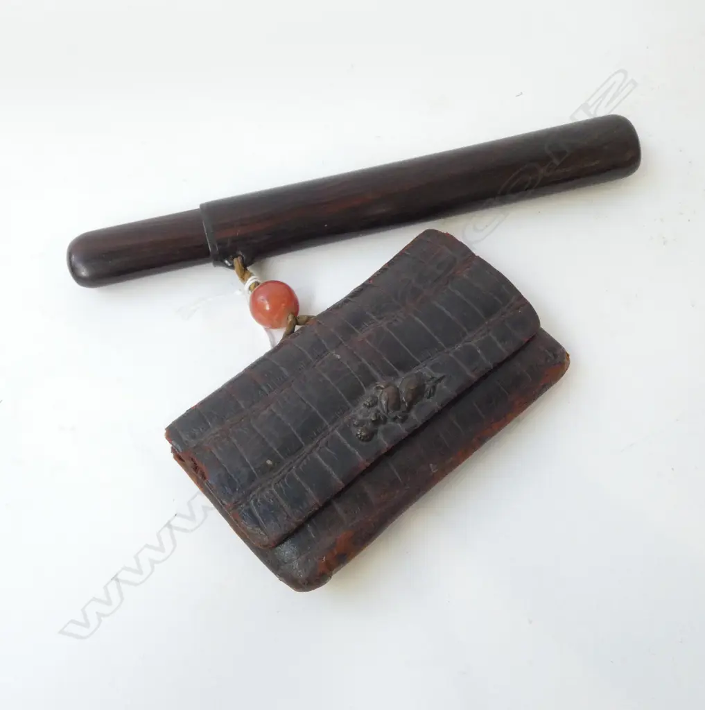 OLD JAPANESE SMOKERS SET PIPE POUCH BEAD, the leather Tabaco pouch crocodile pattern rosewood 2 piece pipe case no pipe Image 1++