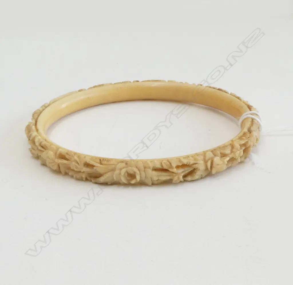 early 20thC FLORAL CARVED IVORY BANGLE Dia.88mm Image 1++