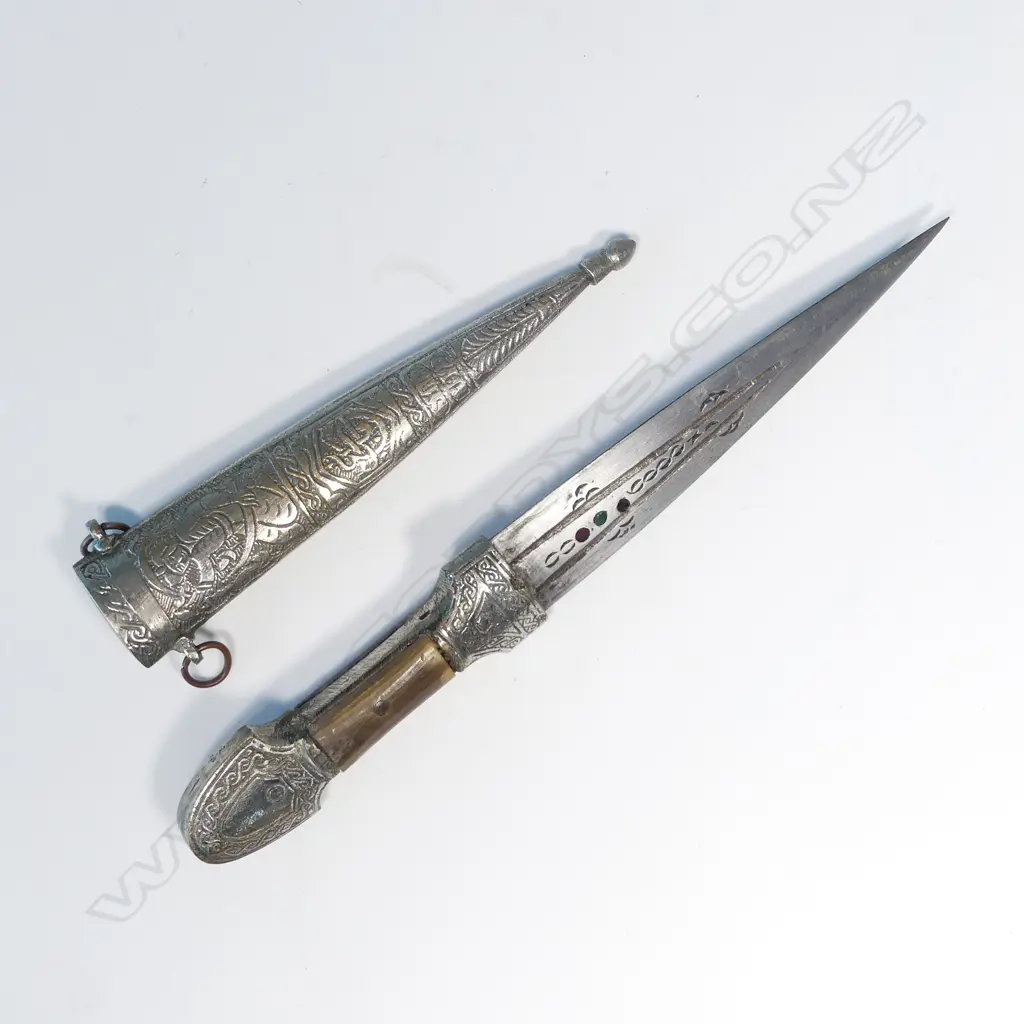 VINTAGE MIDDLE EASTERN DAGGER IN SCABBARD. L.280mm Image 1++