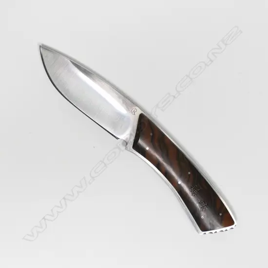 CUSTOM SKINNER KNIFE. WOOD HANDLE. SERRATED SPINE. INITIALLED 'R' (RIPPY?) L.190mm