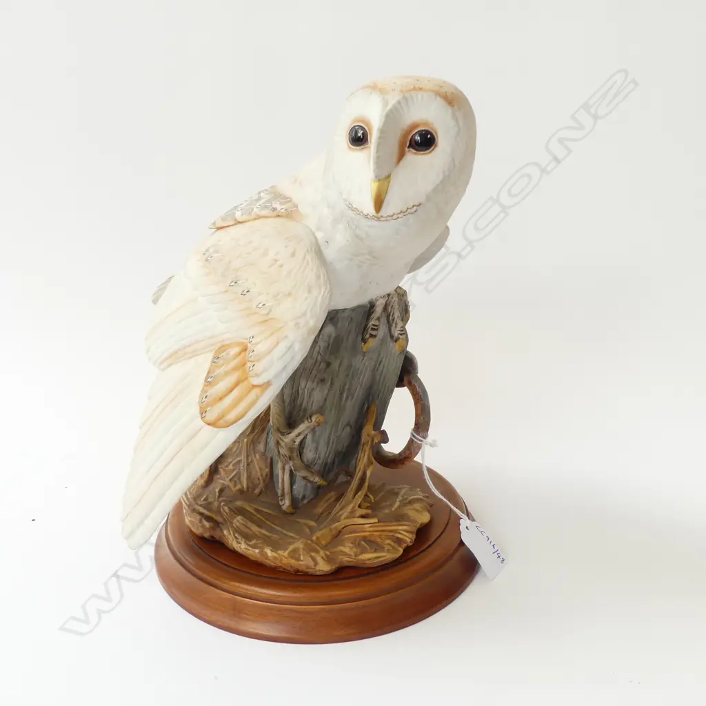 FRANKLIN MINT CHINA MODEL THE BARN OWL ON WOOD BASE H270MM Image 1++