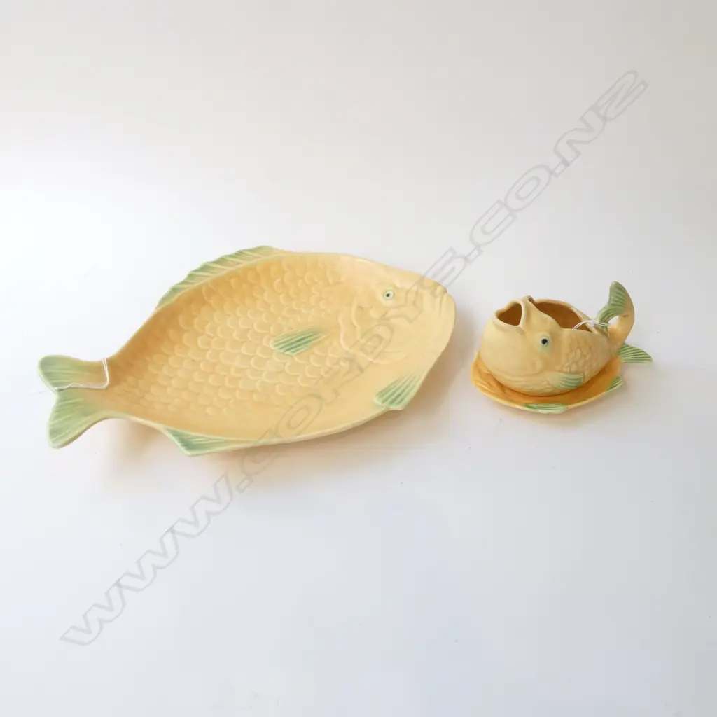 LARGE SHORTER & SON ORANGE FISH SHAPED PLATE ,L 370mm WITH GRAVY JUG Image 1++