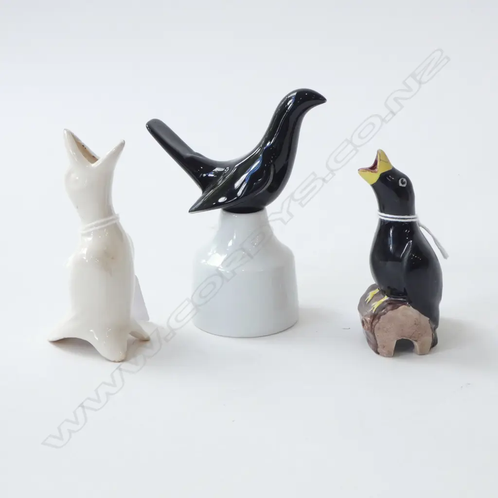 COLLECTION OF 3 VINTAGE PORC BIRD PIE FUNNELS H120MM Image 1++