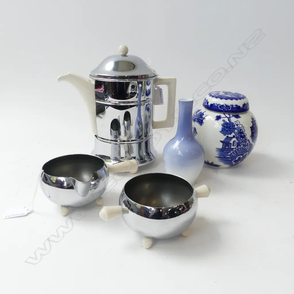 COPENHAGEN VASE, VINTAGE TEAPOT MILK & SUGAR & B/W GINGER JAR Image 1++