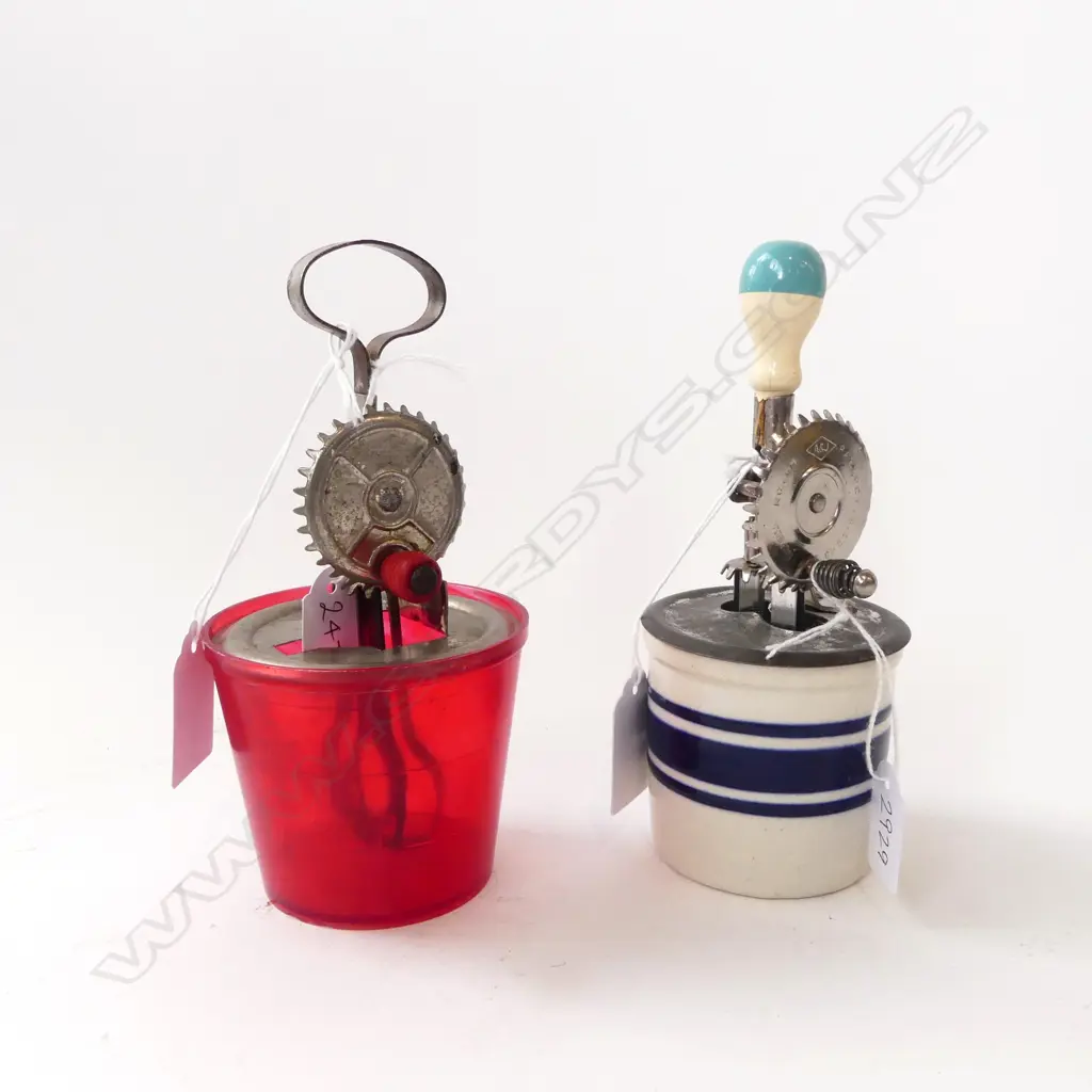 2 VINTAGE TOY ROTARY BEATERS ON MEASURES; H.160mm Image 1++