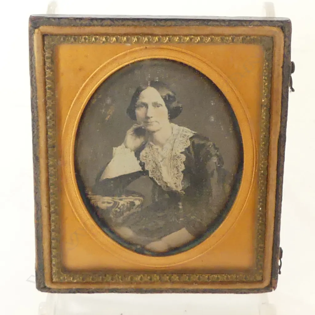3 OLD FRAMED DAGUERREOTYPES; Frames damaged. 95x80mm Image 1++