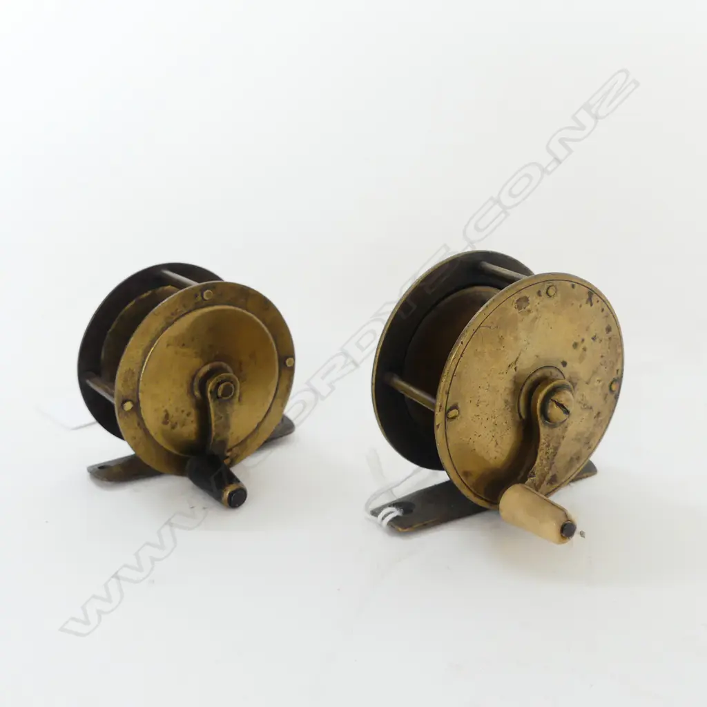 2 ANTIQUE BRASS FRESH WATER FISHING REELS DIA 60MM LARGEST Image 1++