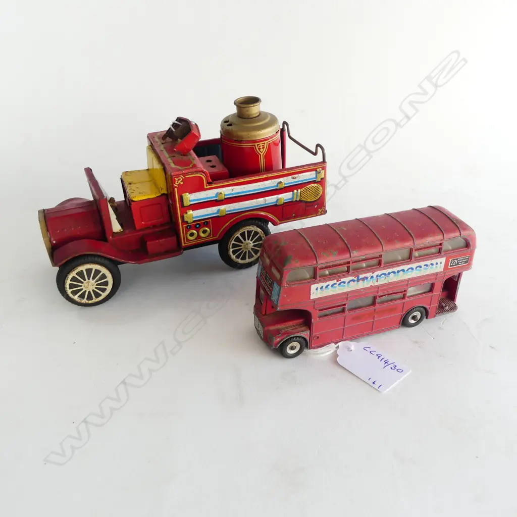 VINTAGE TIN TOY FIRE TRUCK L170MM & DINKY TOY LONDON BUS L120MM Image 1++