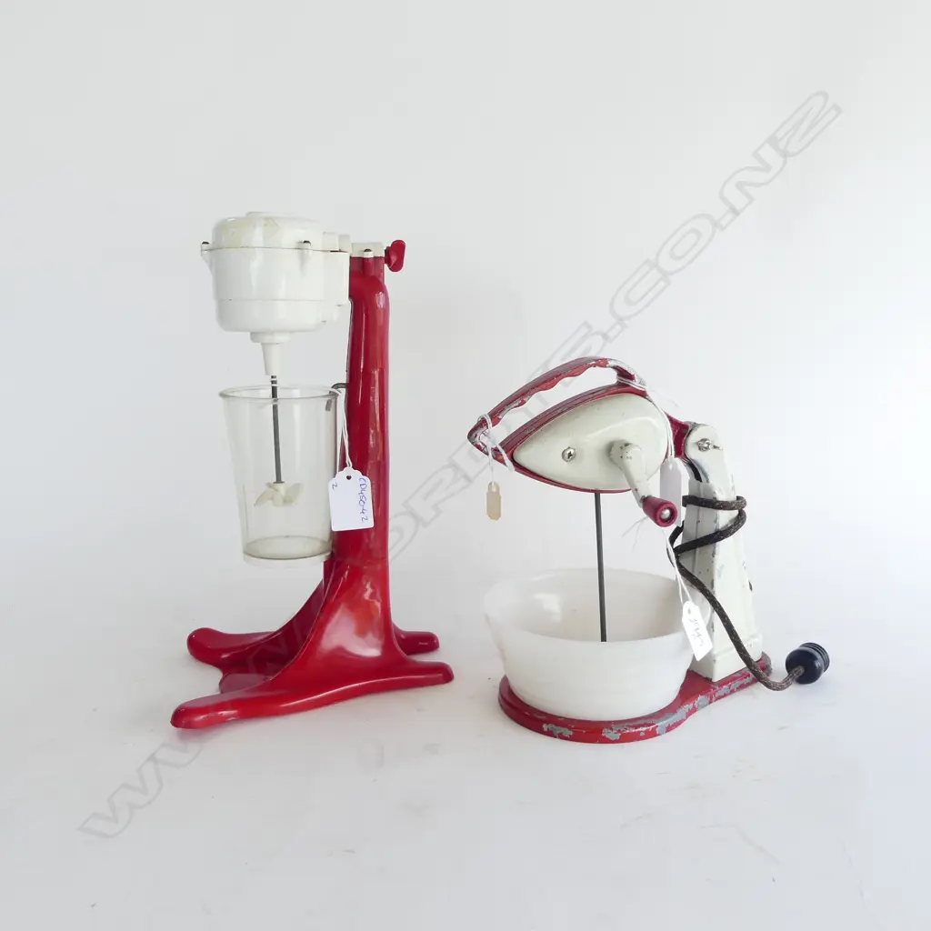 VINTAGE METAL TOY MIXER & PLASTIC MILKSHAKE MACHINE H.270mm Image 1++