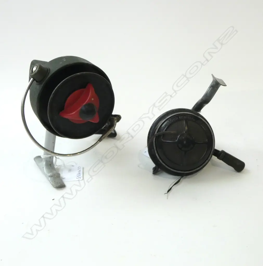2 VINTAGE CASTING REELS ALLCOCKS FELTON CROSS WIND & WEST GERMAN QUICK SUPER  H170MM Image 1++