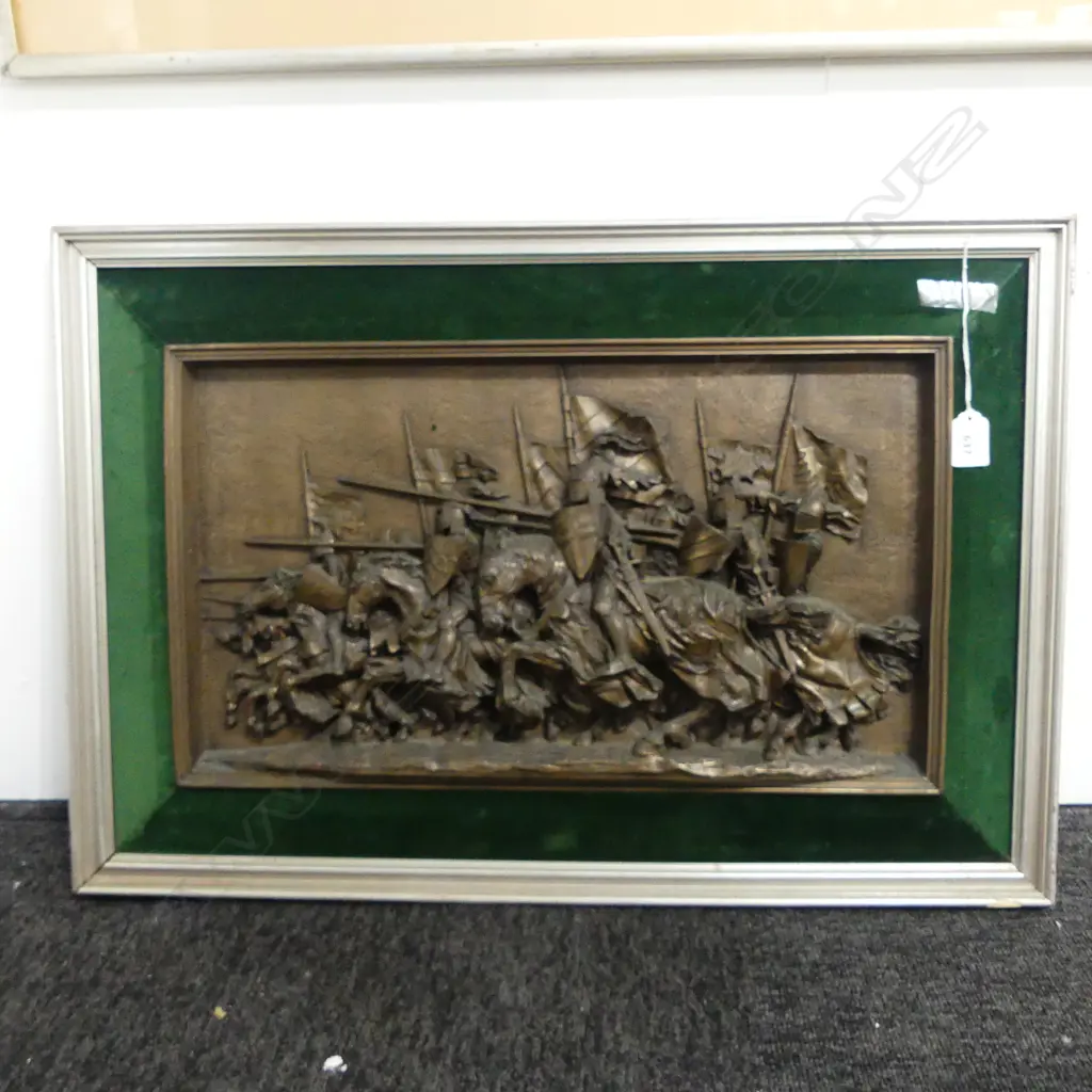 MARCUS DESIGNS RESIN WALL PLAQUE; CRUSADERS 300x515mm Image 1++