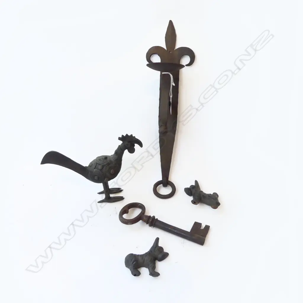 5 PCES CAST IRON Image 1++