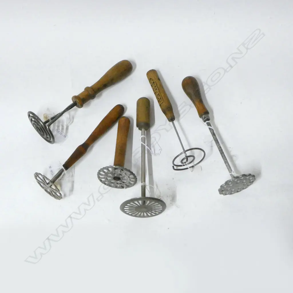 (1451/1404/1197/1422/1411/2808) 6 ASST VINTAGE MASHERS  Image 1++
