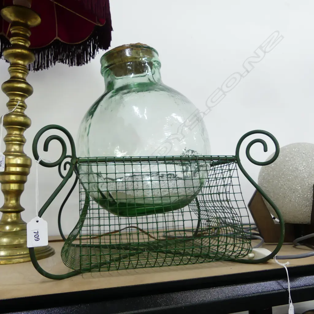 GREEN METAL BASKET 350x350x210mm + GLASS BOTTLE H.310mm Image 1++