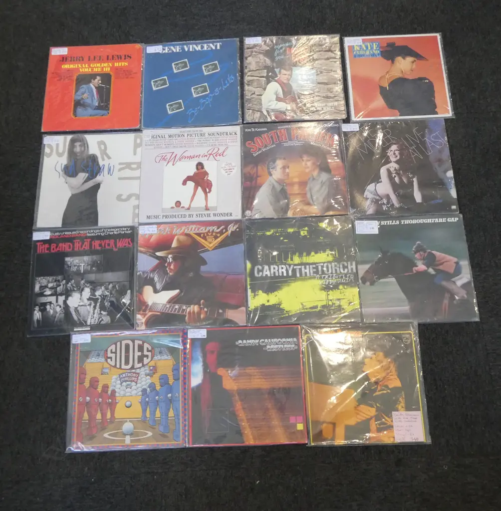 30 ASST. LP RECORDS (2 photos) Image 1++