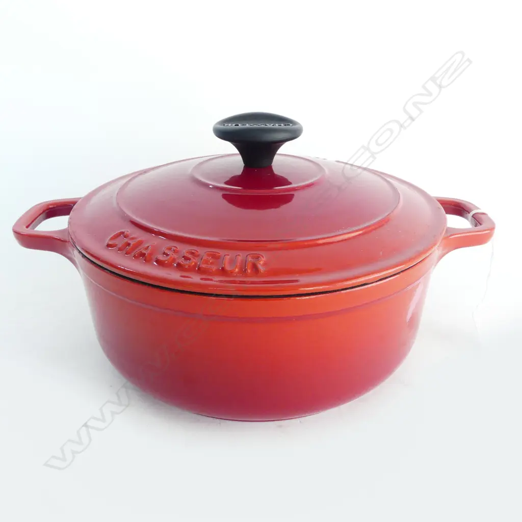 CHASSEUR FRANCE CAST IRON & RED ENAMEL CROCK POT No.20 Image 1++