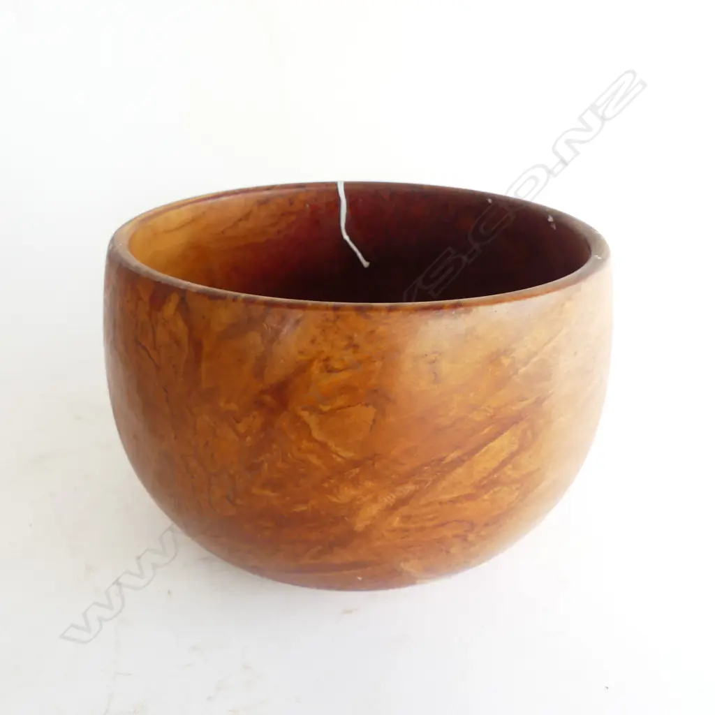 TURNED WOODWORKERS RIMU BOWL Dia.210mm Image 1++