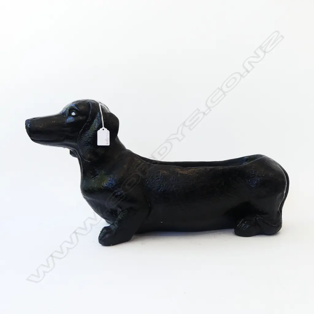 BLACK RESIN SAUSAGE DOG PLANTER L.580mm Image 1++