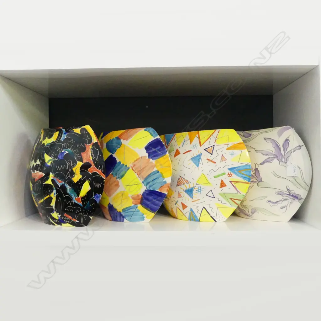4 ROSE WALLIS VASES H.230mm hairlines Image 1++