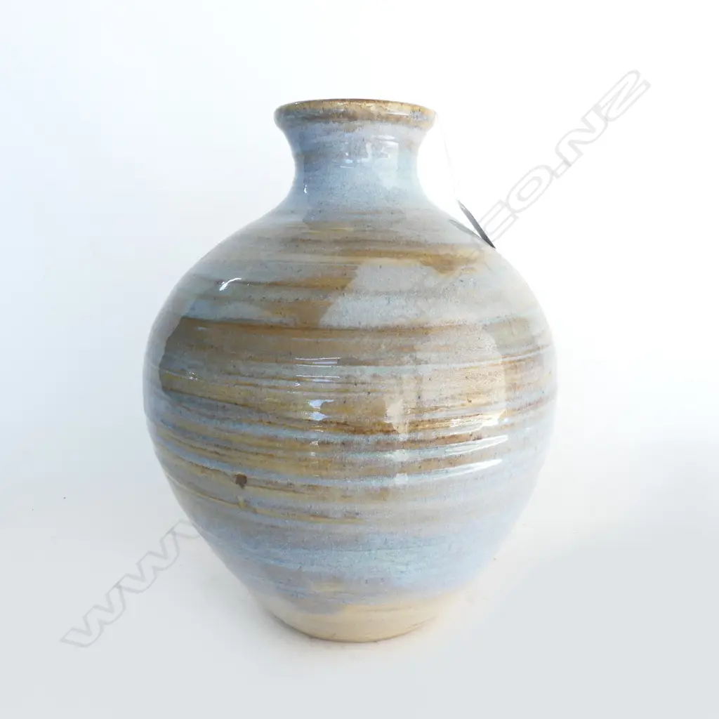 N.Z. STUDIO POTTERY VASE H.430mm Image 1++