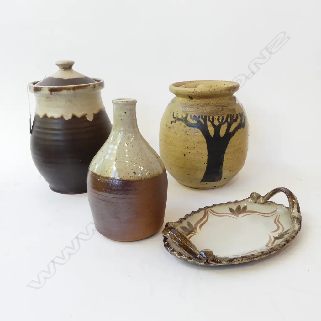 4 PCES POTTERY Image 1++