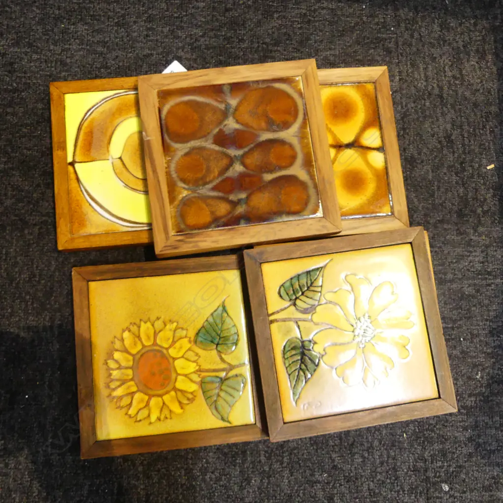 SET OF RETRO WOOD FRAMED TABLE HEAT TILES ENGLISH & TEMUKA DIA180MM Image 1++