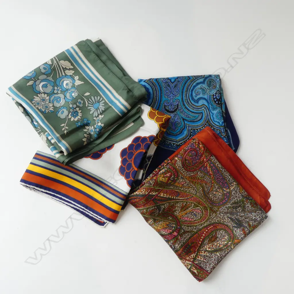 4 VINTAGE FASHION SCARFS MONIQUE MARTIN & LANVIN PARIS & 2 OTHERS Image 1++