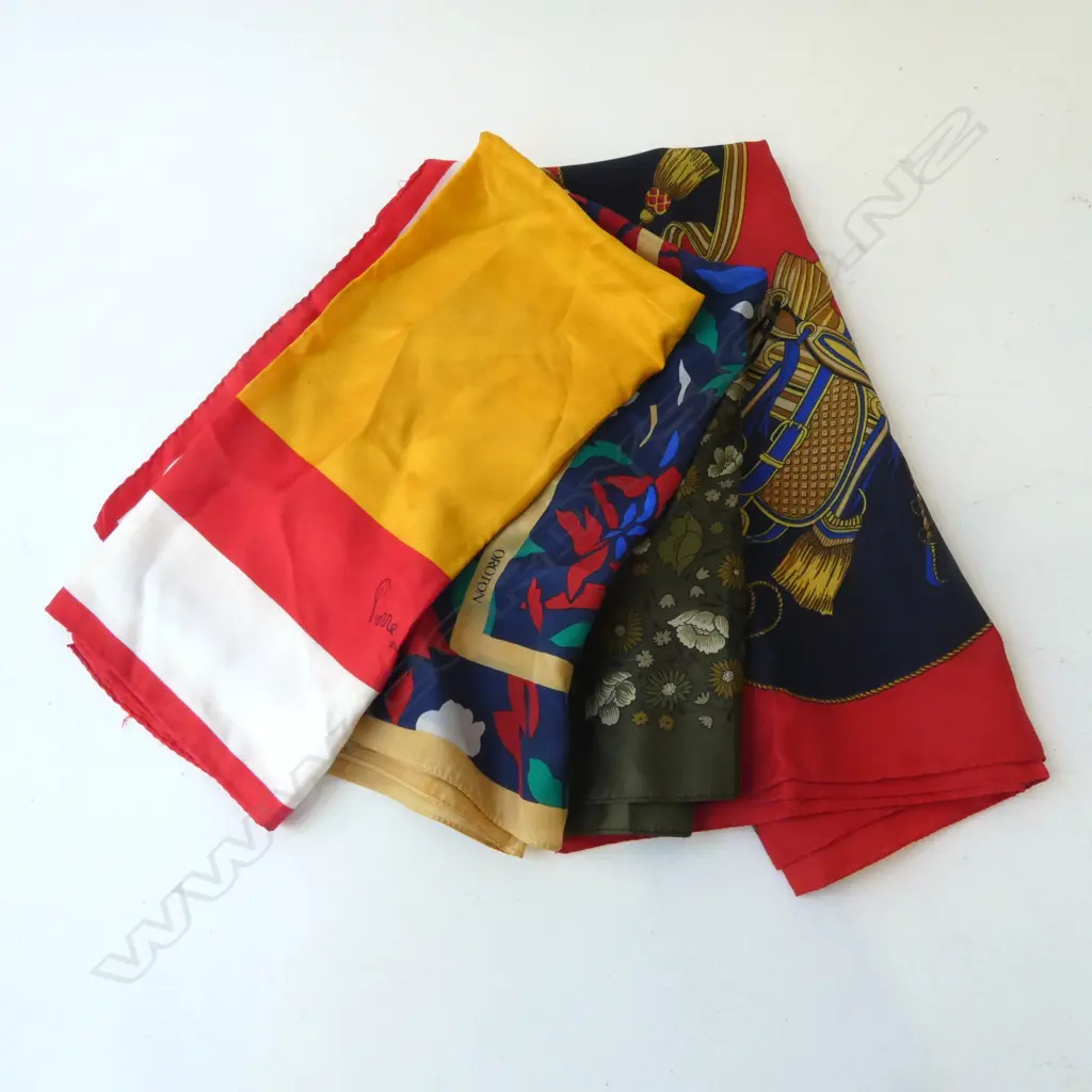 4 VINTAGE FASHION SCARFS PIERRE CARDON & OROTON & 2 OTHERS Image 1++