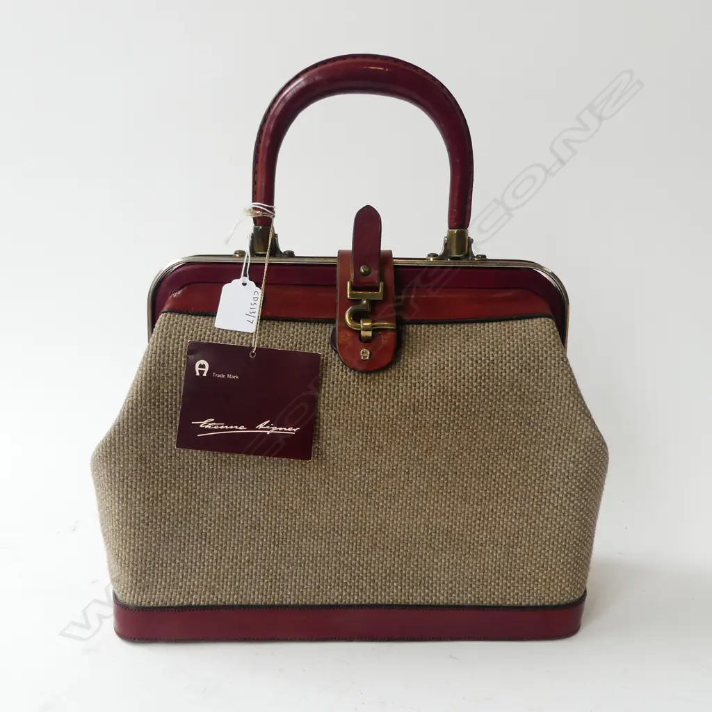 HAND MADE LEATHER LADIES HAND BAG BY ETIENNE AISNER L300MM Image 1++