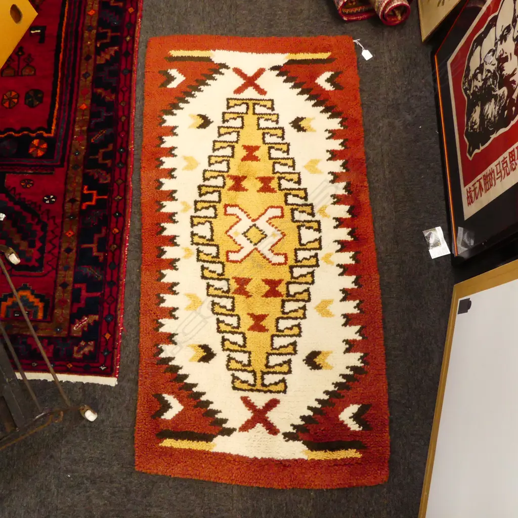 TUFTED RUG 1450x720mm Image 1++