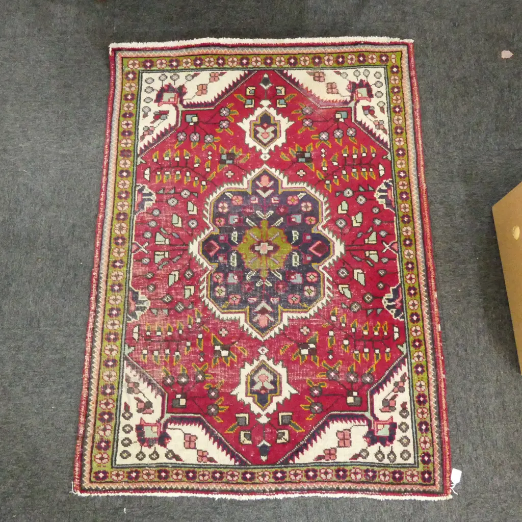 HAND KNOTTED WOOL PILE RUG 1430x1030mm Image 1++